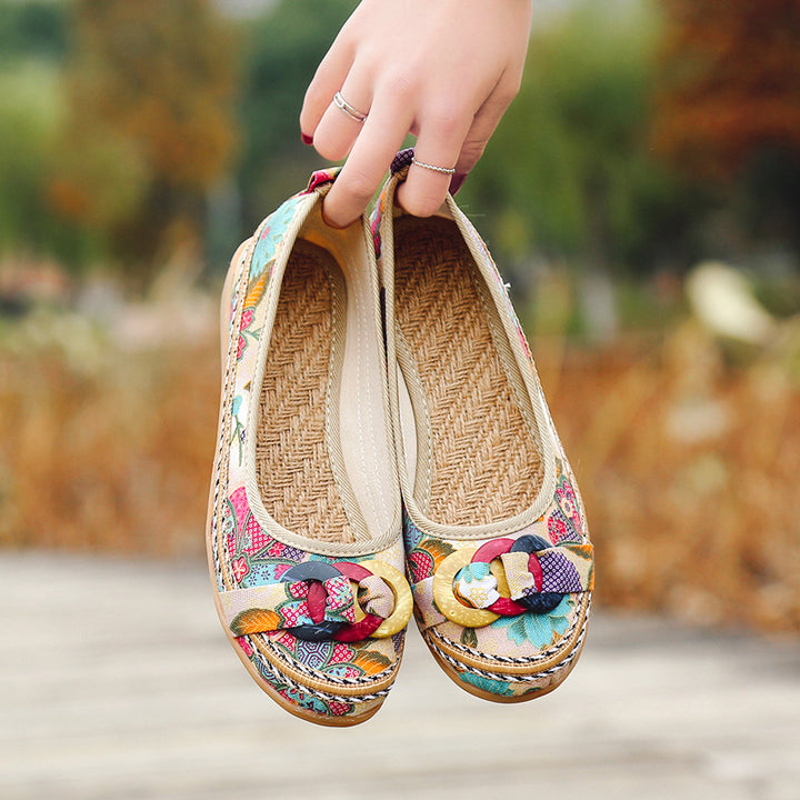 Women's floral textile slippers with low wedge heel, decorative ring application and cushioned comfort footbed Mune Fashion