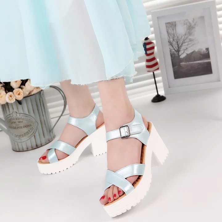 Women's flat sandals with padded honeycomb footbed, crossed comfort straps and sturdy profile block sole Mune Fashion