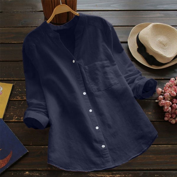 Casual, loose shirt made of cotton