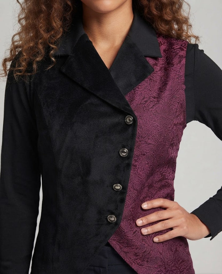 Ladies elegant vest with intricate pattern and modern cut Mune Fashion
