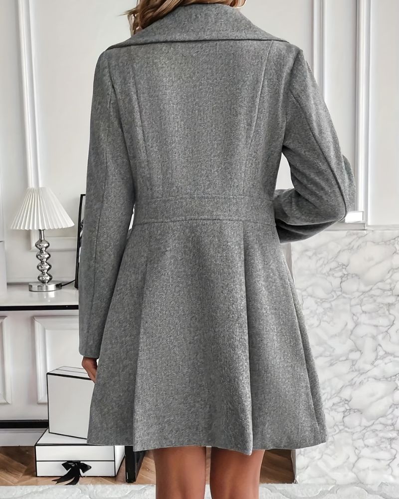 Mune | Elegant Pleated Wool Coat