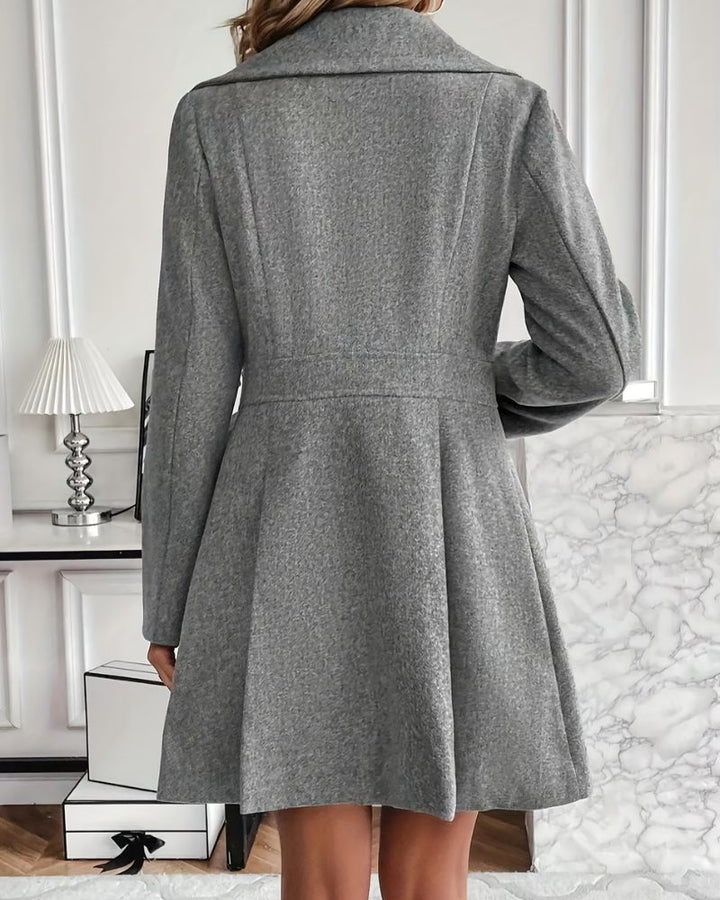 Mune | Elegant Pleated Wool Coat