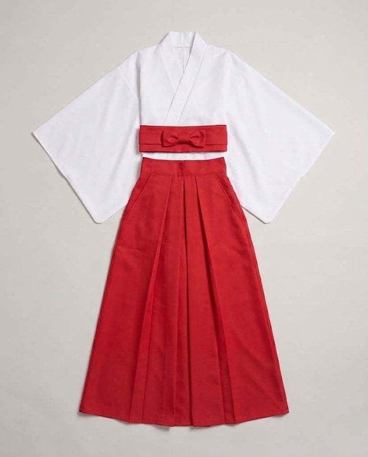 Women's historical Kimono robe with golden embellishments and accessories Mune Fashion