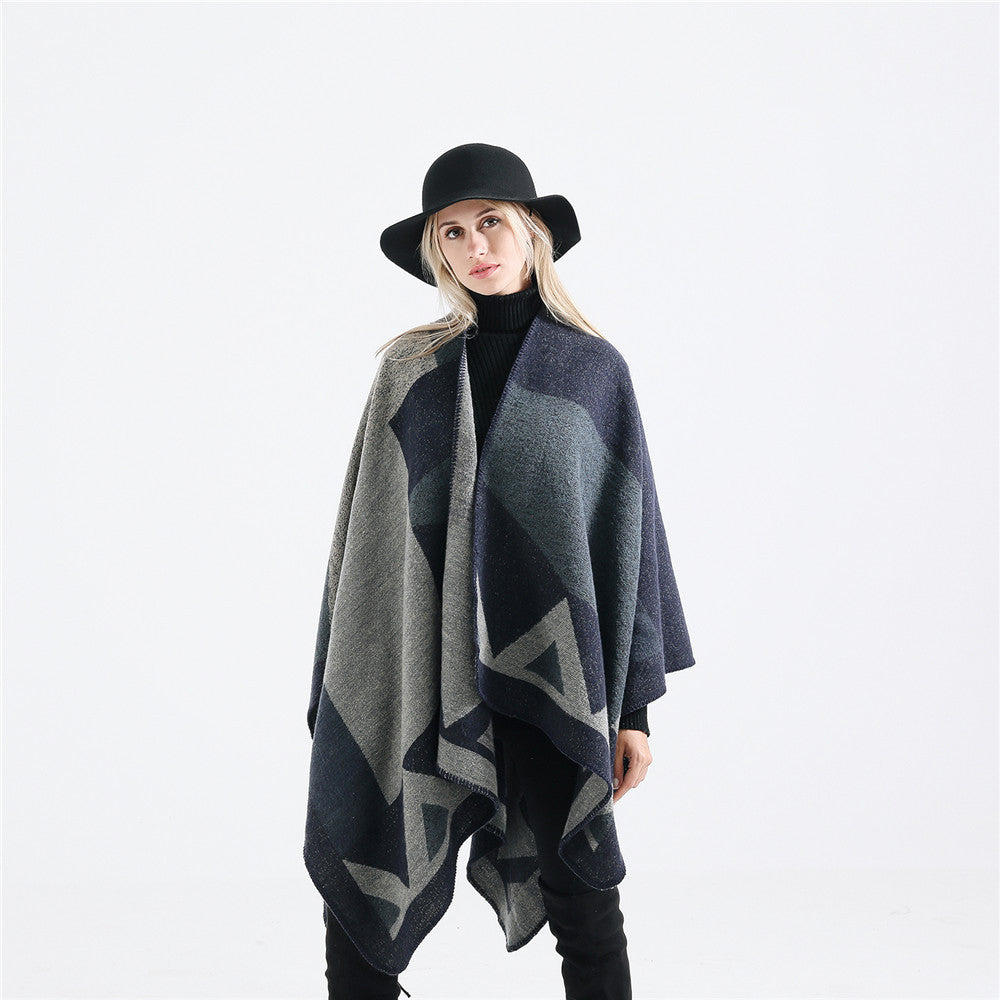 Women's oversized ruana made of wool blend with geometric intarsia and open kimono fall Mune Fashion