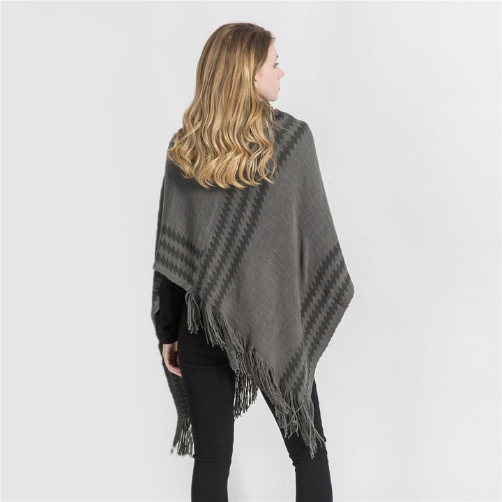 Women's Hooded Poncho made of Fine Knit with Houndstooth Jacquard and Fringed Hem Mune Fashion