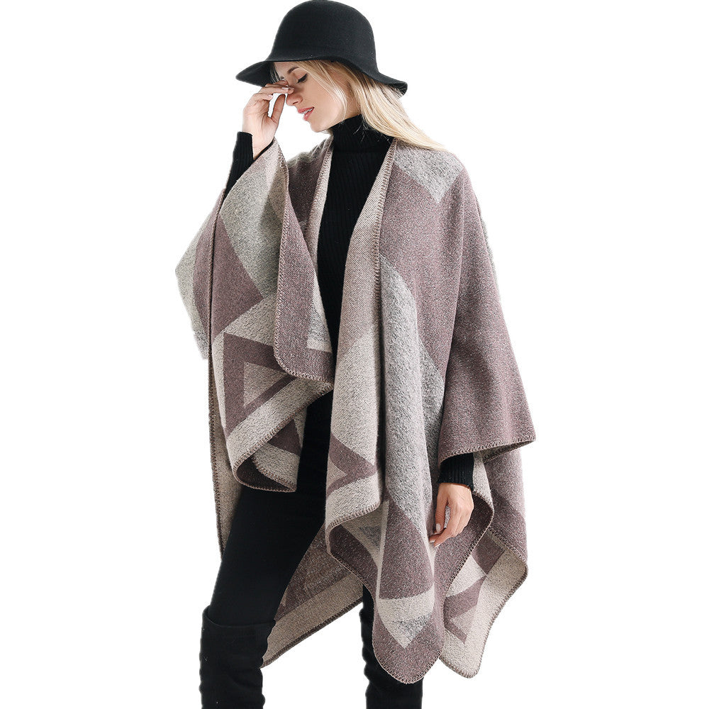 Women's oversized ruana made of wool blend with geometric intarsia and open kimono fall Mune Fashion