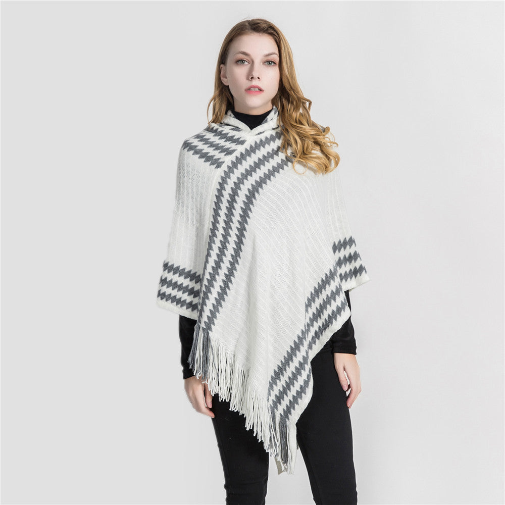 Women's Hooded Poncho made of Fine Knit with Houndstooth Jacquard and Fringed Hem Mune Fashion