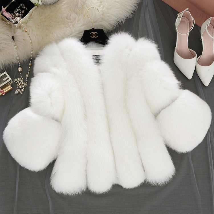 Women Fluffy Faux Fur Coat with Wide Cut Sleeves Mune