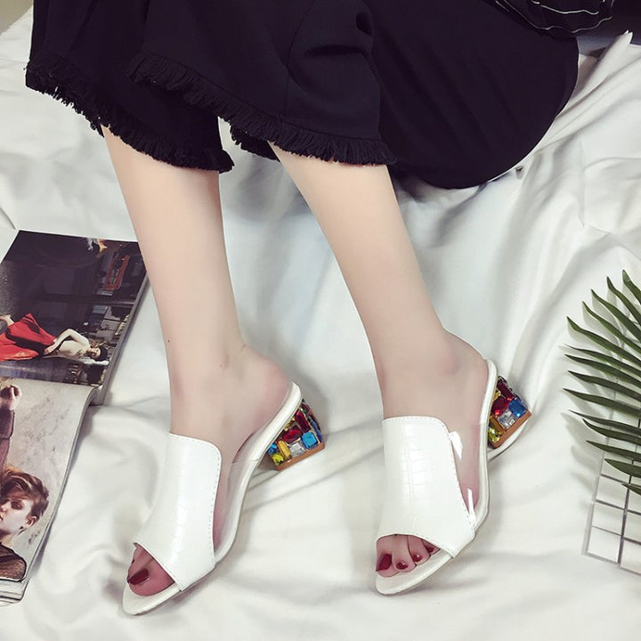 Women's sandals with crocodile embossing, open toe area and sparkling block heel Mune Fashion