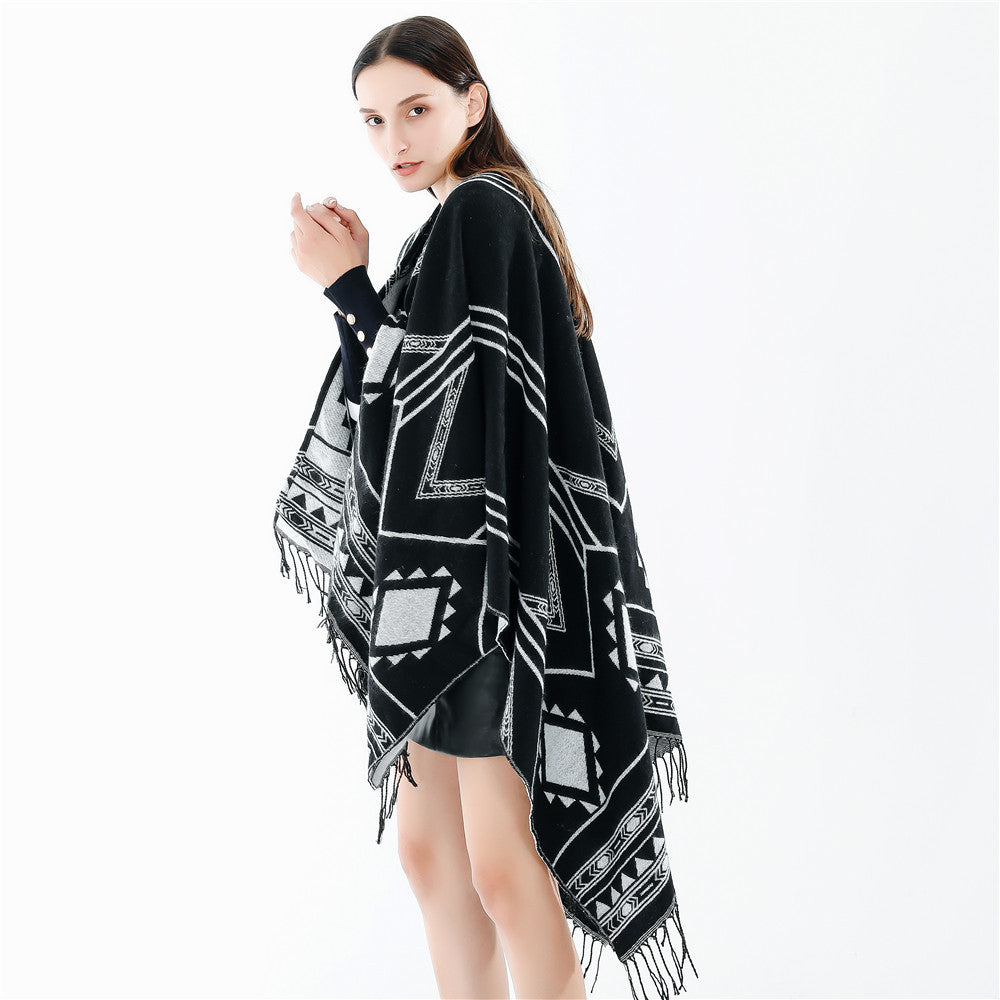 Women's Oversized Fringe Poncho in Aztec Pattern made of Wool Blend Mune Fashion