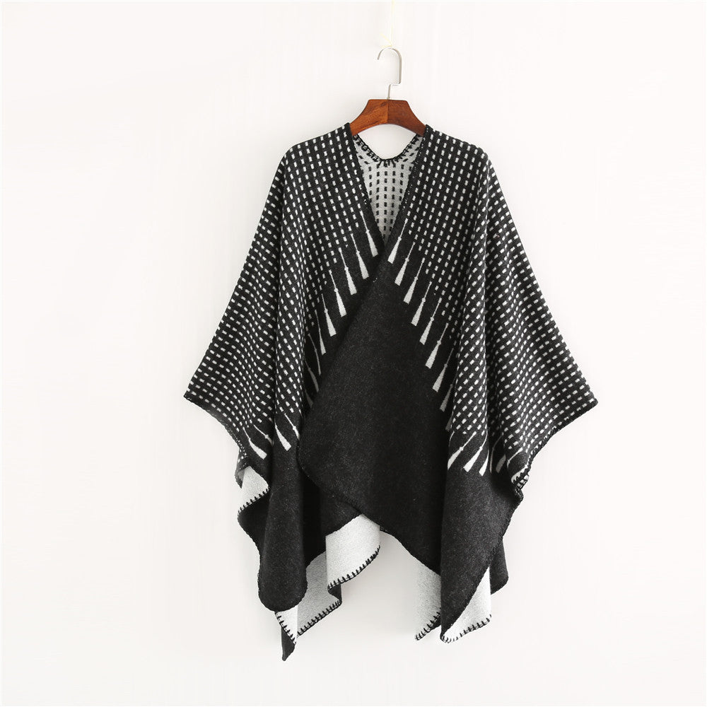 Women's Double Wool Mix Cape with Reversible Jacquard and Boxy Ruana Silhouette Mune Fashion