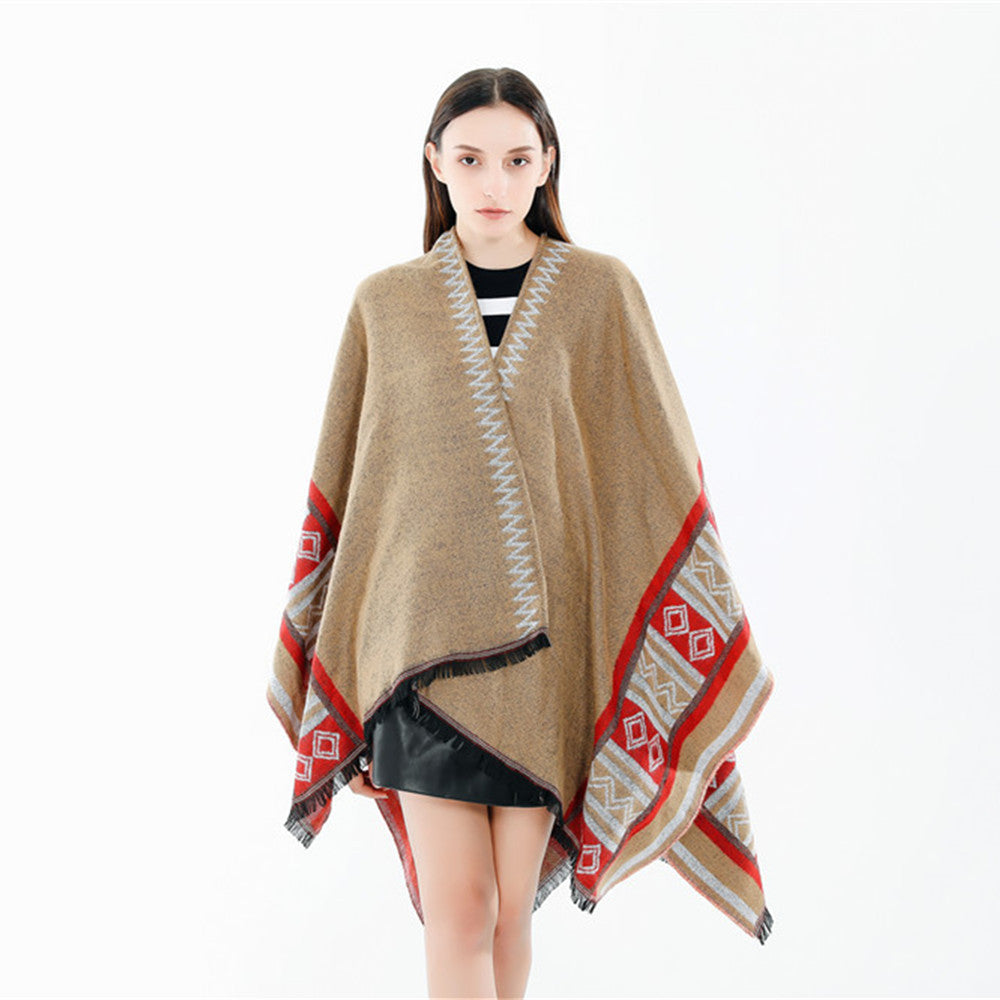Women Oversize Ruana Poncho in Boho Ethno Look made of wool blend with V-neck and fringe hem Mune Fashion