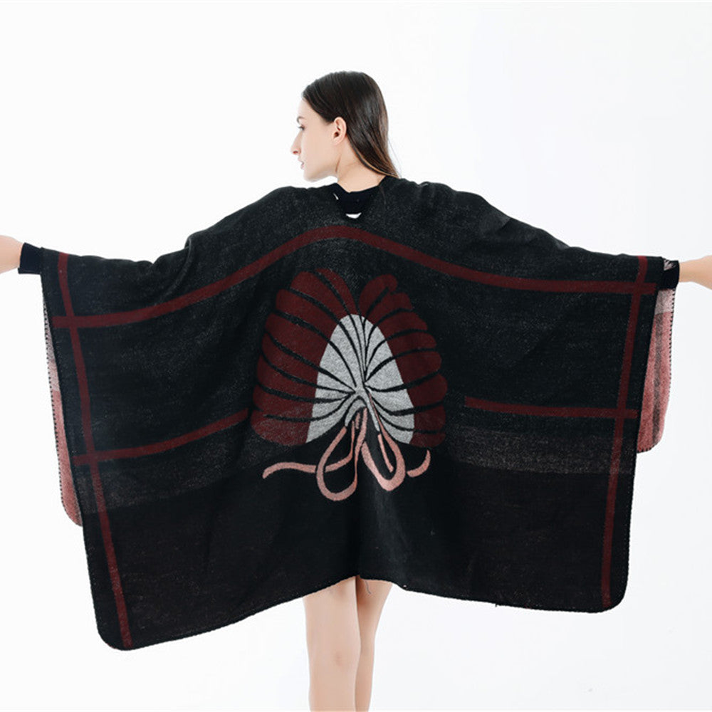 Women's Jacquard Ruana with floral intarsia pattern and two-tone reversible edge Mune Fashion