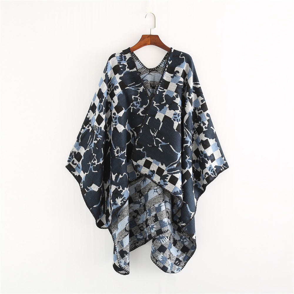 Women's Oversized Ruana with V-Neck and Jacquard Check Floral Pattern Mune Fashion