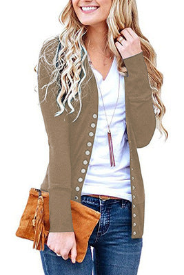 Women's fine knit cardigan with decorative metallic buttons and slim silhouette Mune Fashion