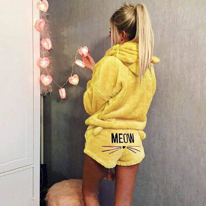 Ladies cozy two-piece lounge set with hoodie and shorts with MEOW embroidery Mune Fashion