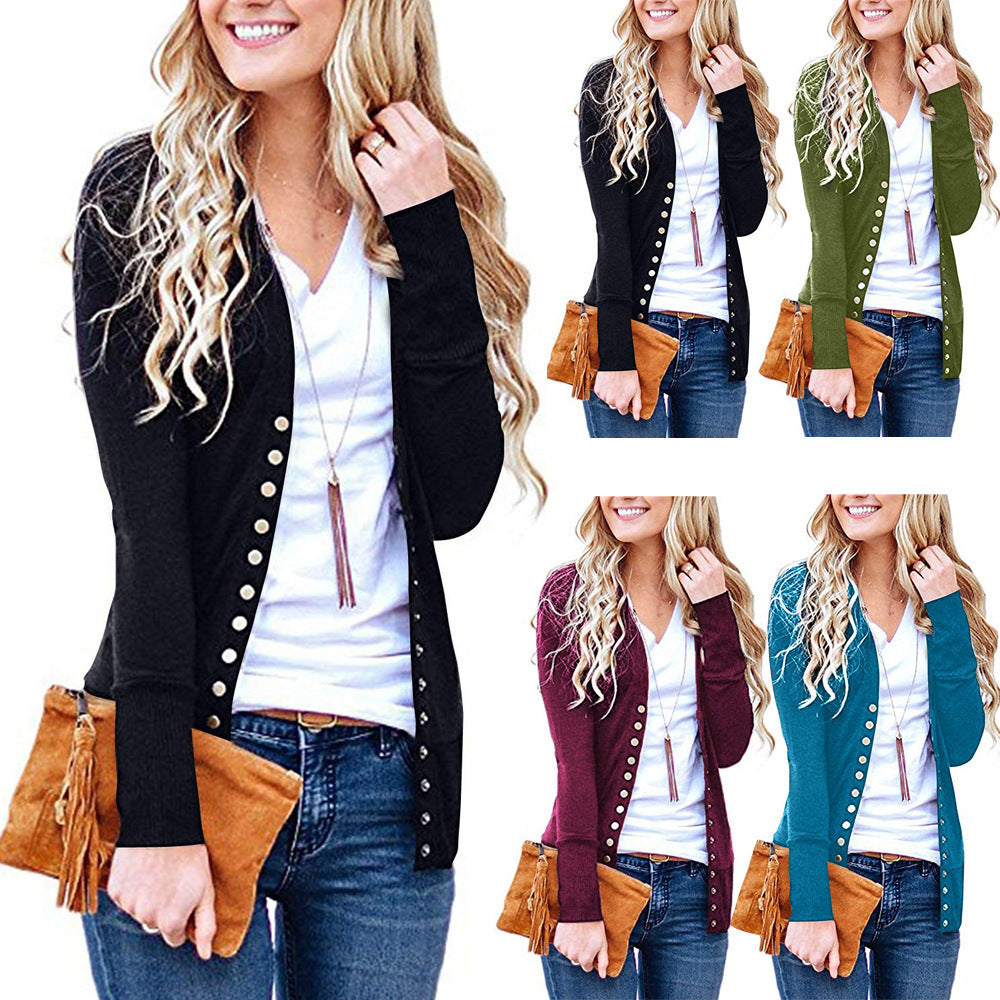 Women's fine knit cardigan with decorative metallic buttons and slim silhouette Mune Fashion