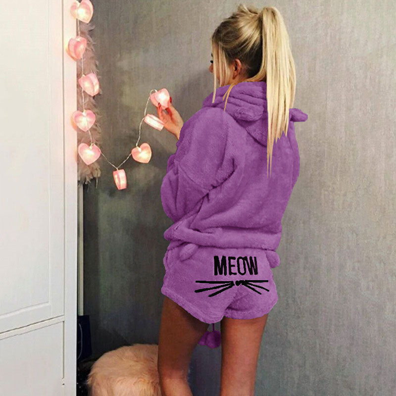 Ladies cozy two-piece lounge set with hoodie and shorts with MEOW embroidery Mune Fashion