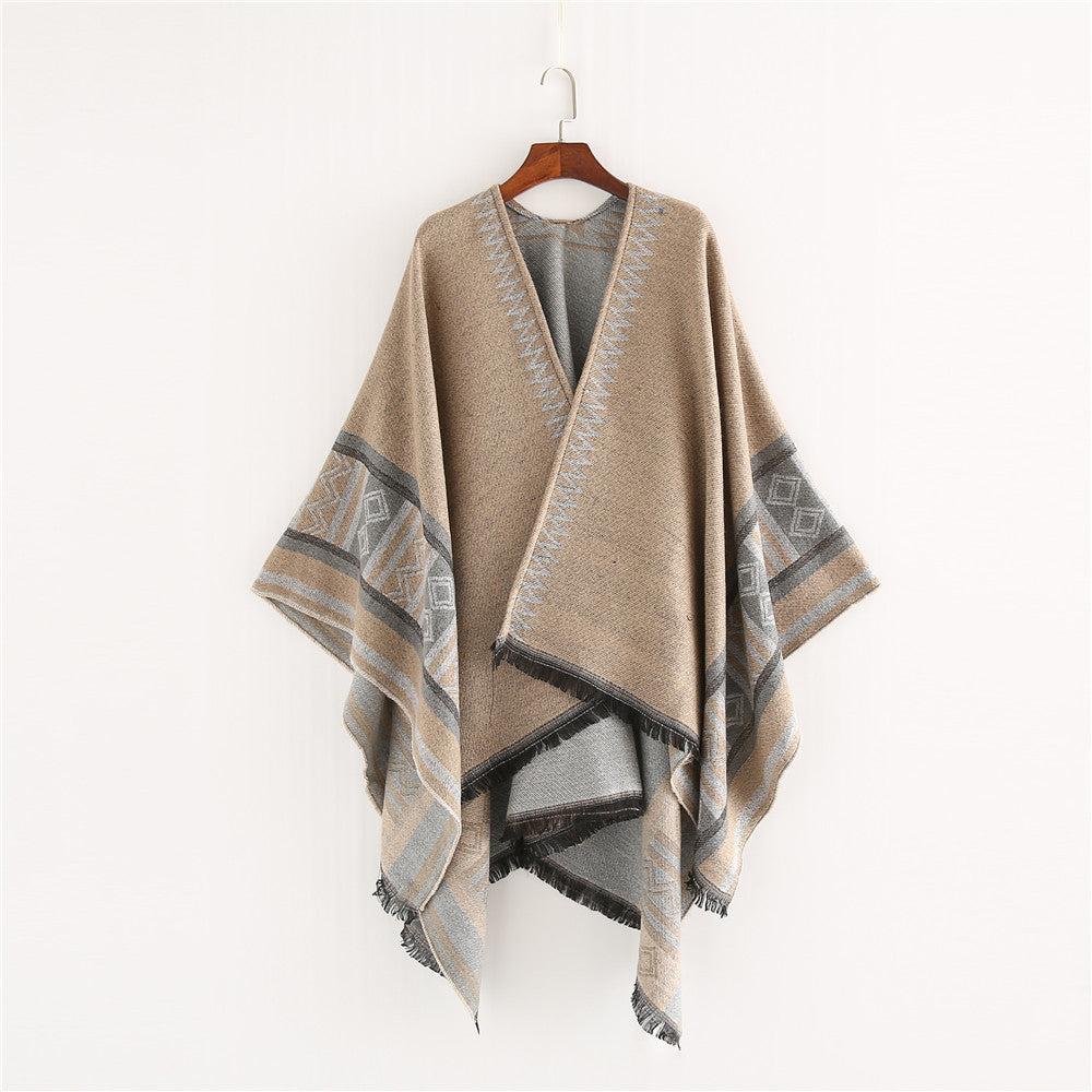 Women Oversize Ruana Poncho in Boho Ethno Look made of wool blend with V-neck and fringe hem Mune Fashion