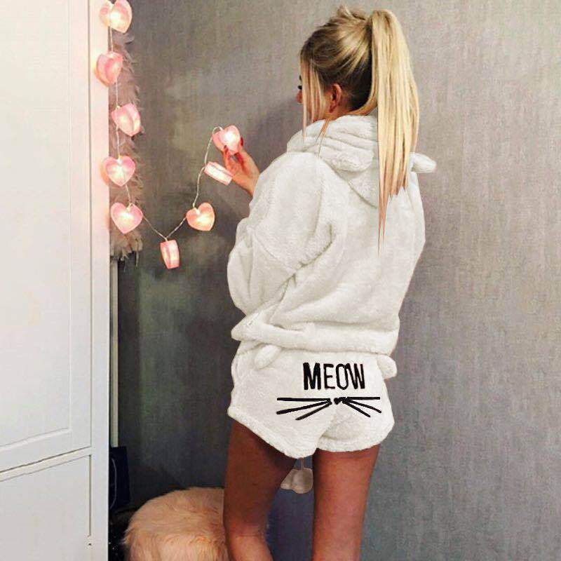 Ladies cozy two-piece lounge set with hoodie and shorts with MEOW embroidery Mune Fashion