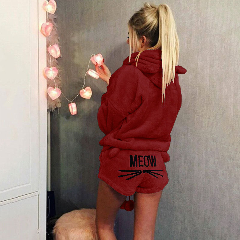 Ladies cozy two-piece lounge set with hoodie and shorts with MEOW embroidery Mune Fashion