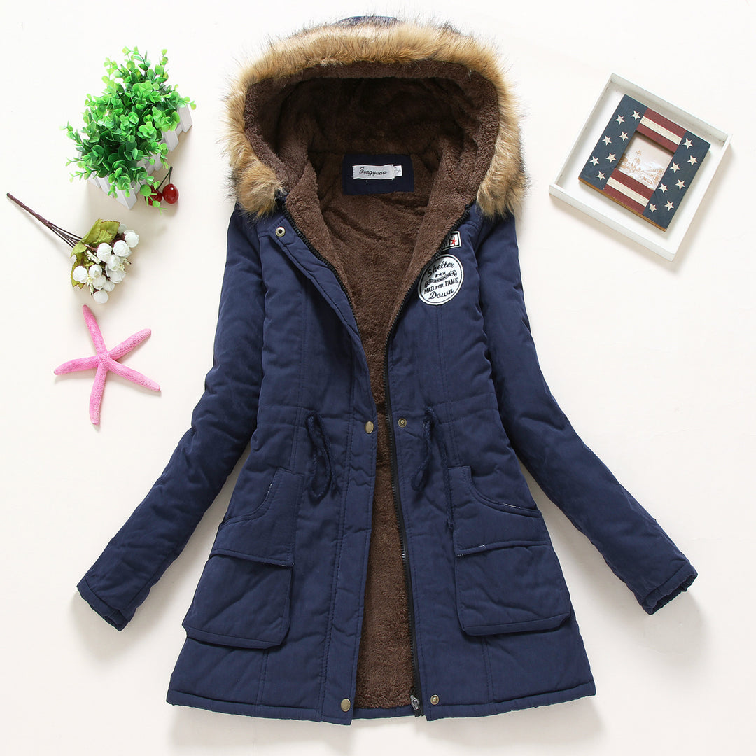 Women's padded winter parka with soft fleece inner lining, hood trim made of faux fur and adjustable drawstring Mune Fashion