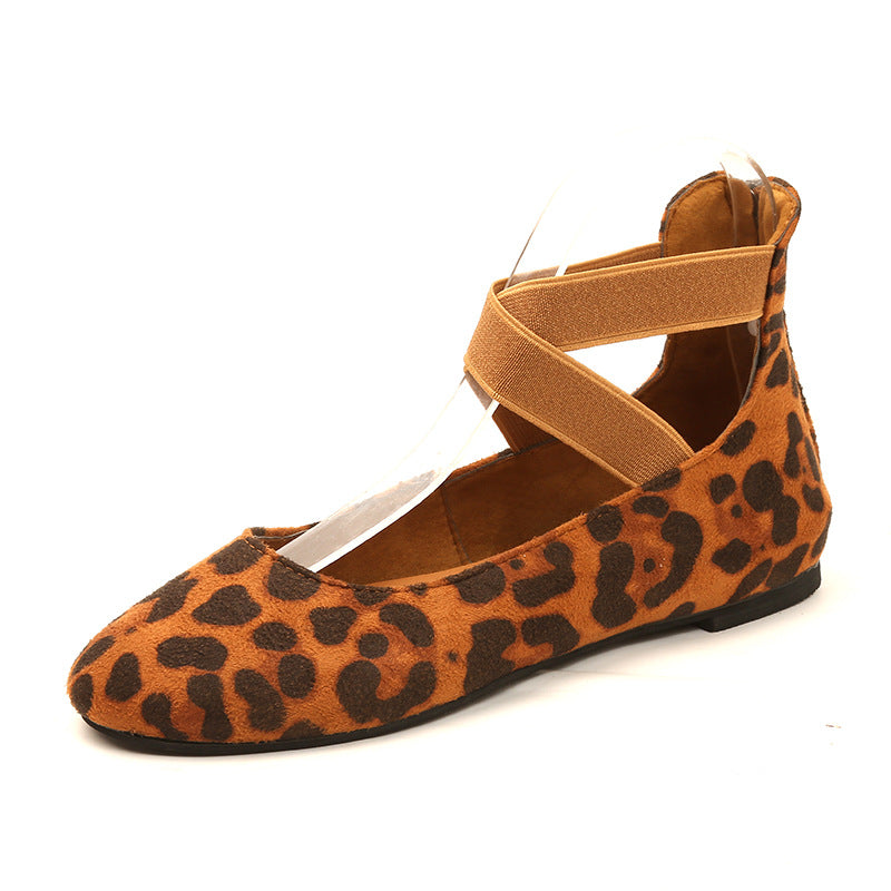 Women's flat ballerina slippers with crossed elastic straps and padded comfort insole Mune Fashion