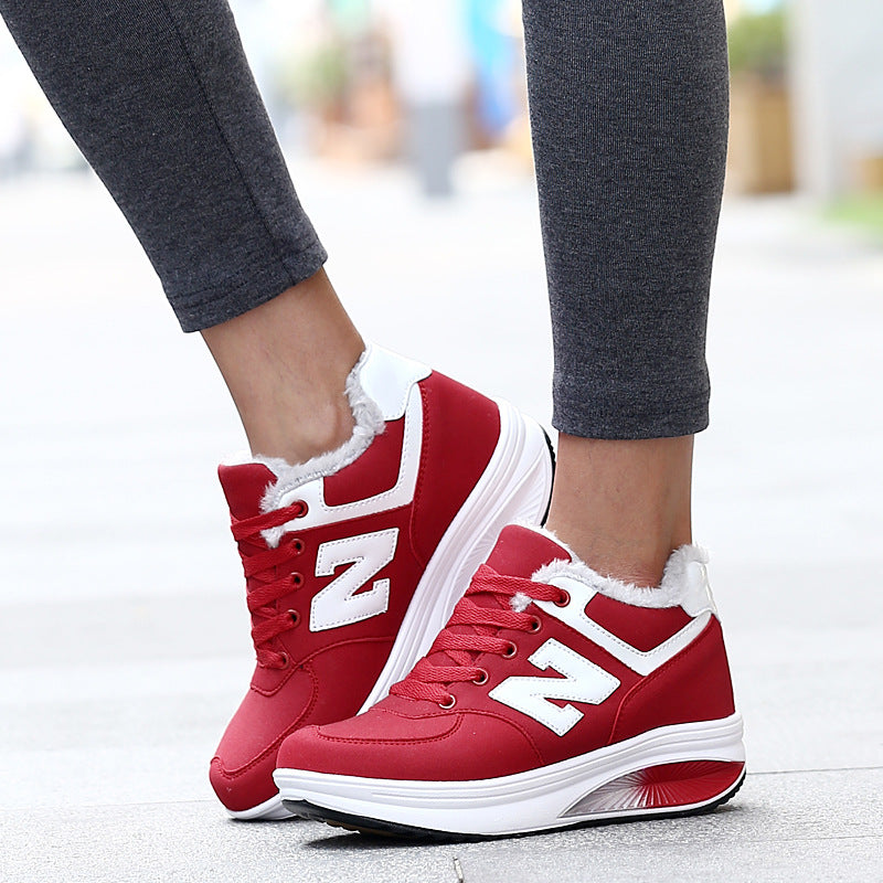 Ladies New Balance Walking Sneakers with ergonomic rocking sole and relieving midsole Mune Fashion