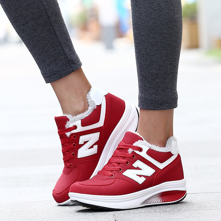 Ladies New Balance Walking Sneakers with ergonomic rocking sole and relieving midsole Mune Fashion