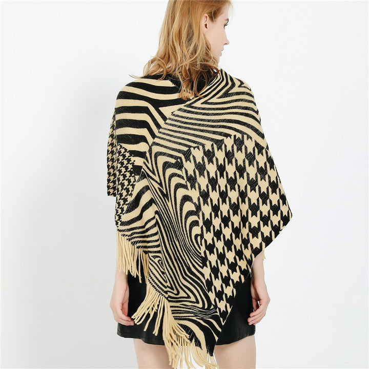 Women's fringe poncho in oversized with graphic jacquard and asymmetrical pointed hem Mune Fashion