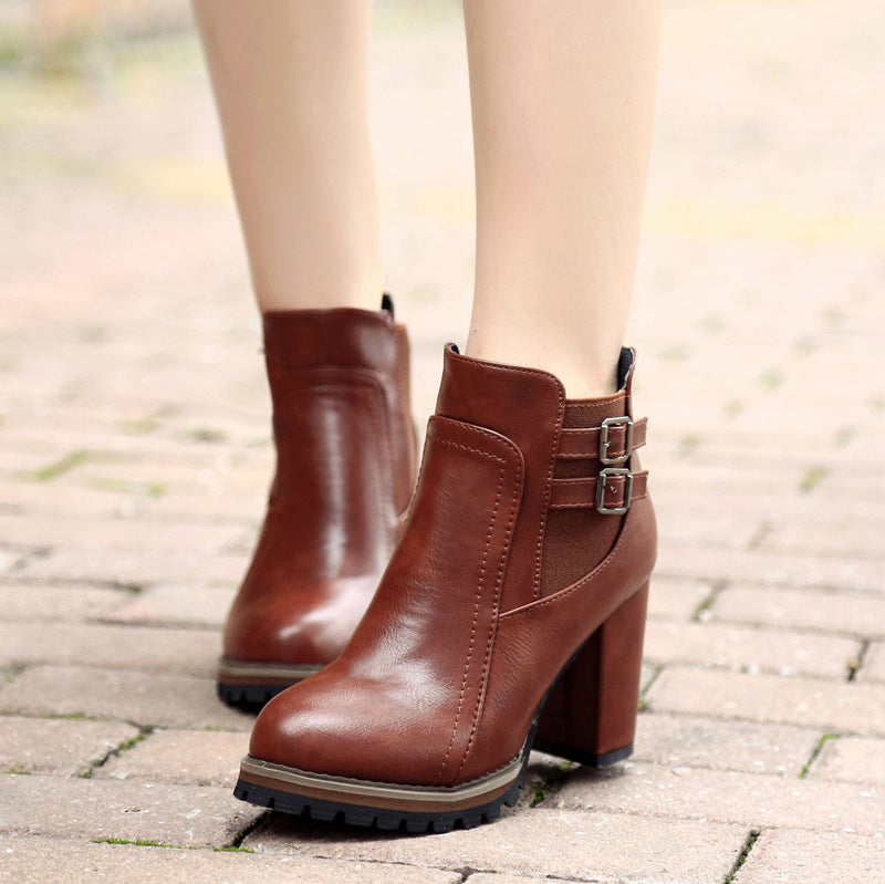 Ladies' elegant platform ankle boots with sturdy profile sole, high block heel and double buckle strap Mune Fashion