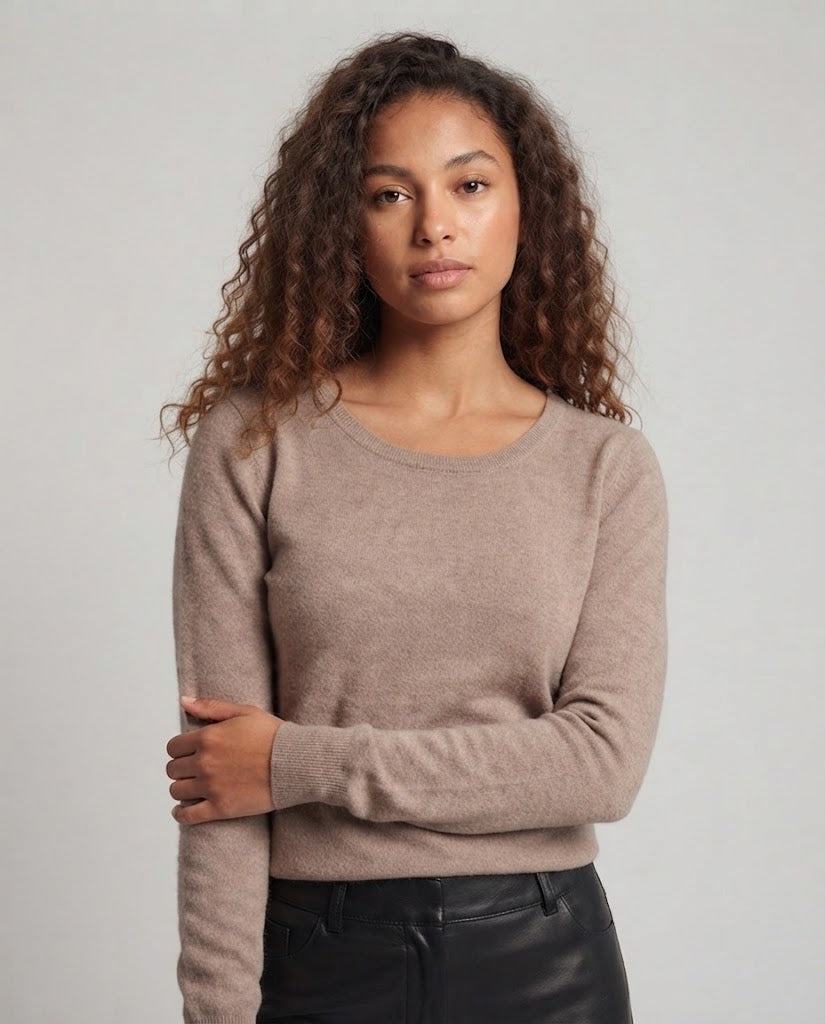 Women Fine Round Neck Sweater made of Cashmere Blend with Light Stretch and Fine Ribbed Cuff Mune Fashion