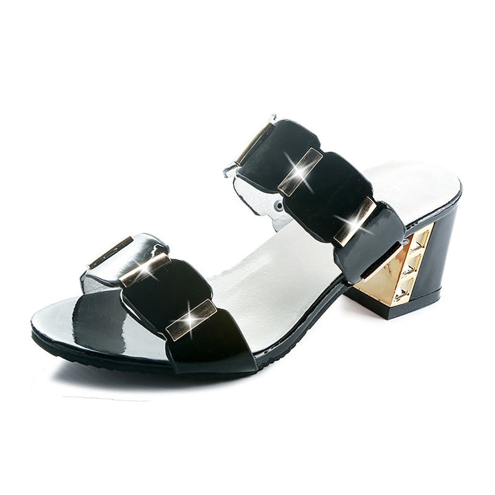 Women's two-strap patent slide with gold application and medium block heel Mune Fashion