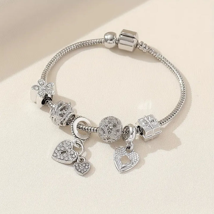 Mune Fashion Stylish bracelet with rhinestones and flowers