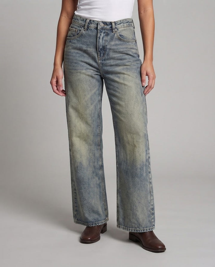 Women High-Waist Denim Flared Pants with Subtle Used Wash and Flared Leg Mune Fashion