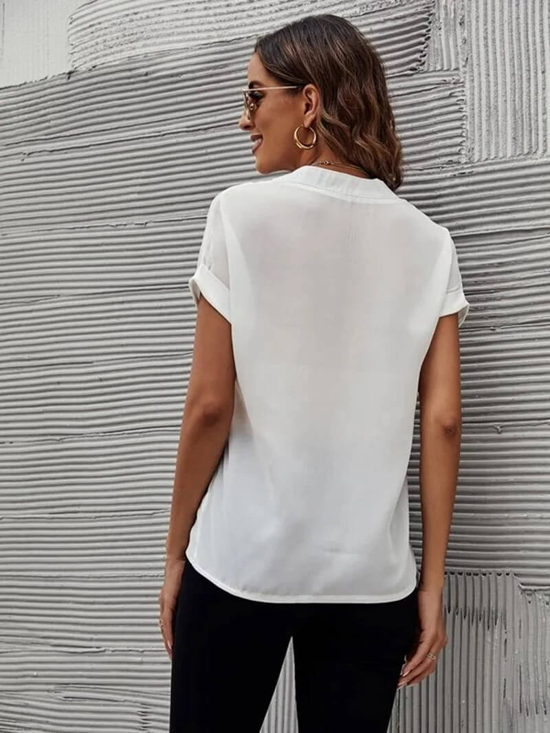 Mune Fashion | Casual Blouse With V-Neck And Short Sleeves