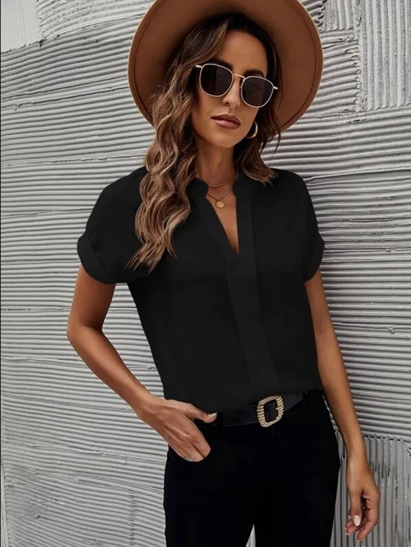Mune Fashion | Casual Blouse With V-Neck And Short Sleeves