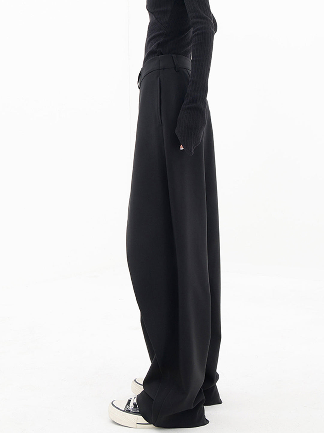 Mune | ASYMMETRICAL BAGGY PANTS