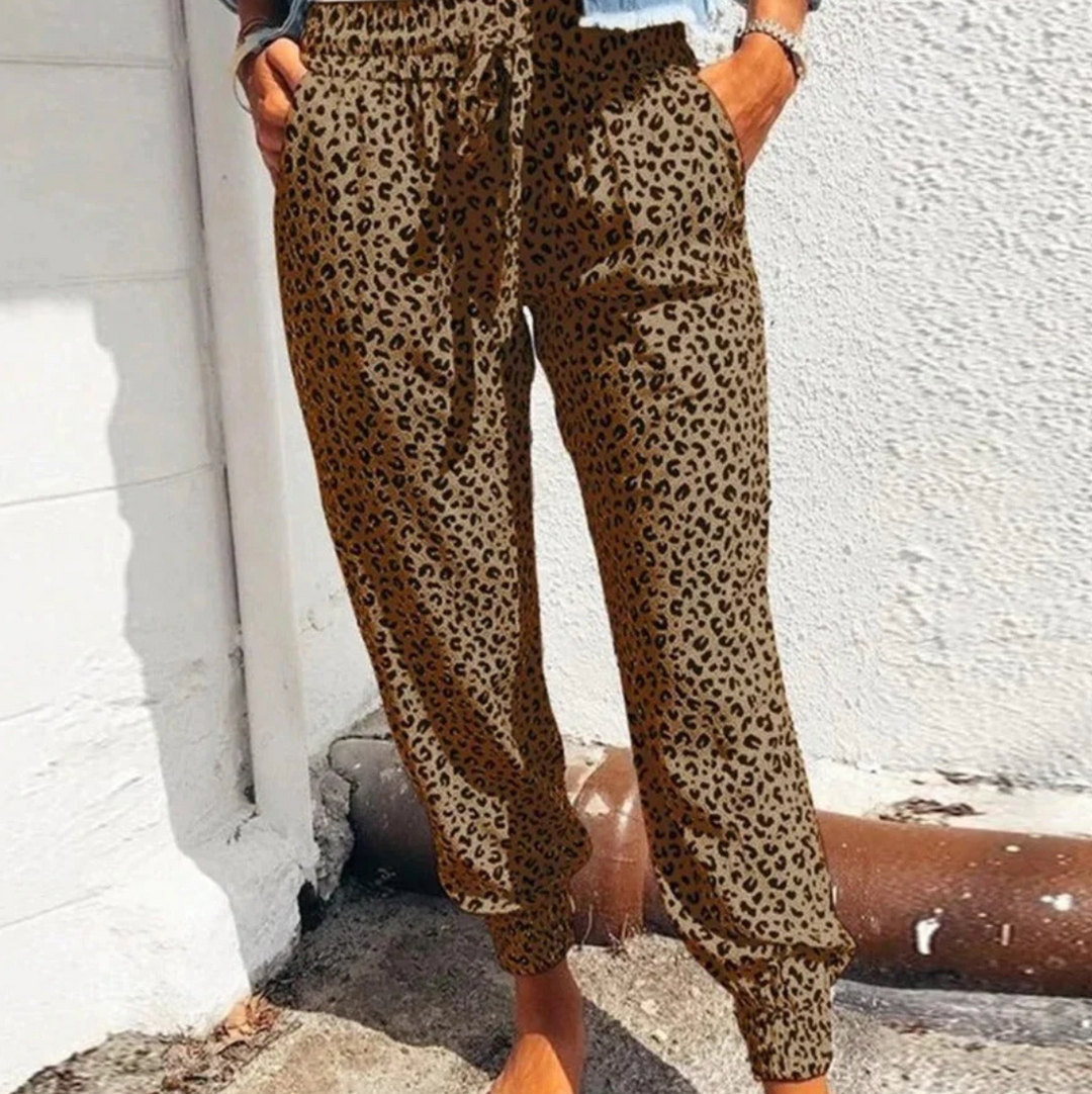 Mune | Loose Fit Pants with Leopard Print