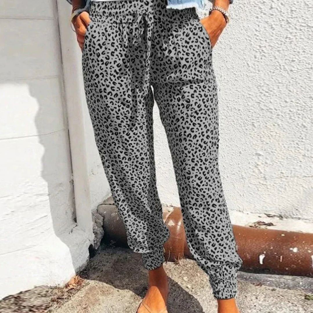 Mune | Loose Fit Pants with Leopard Print