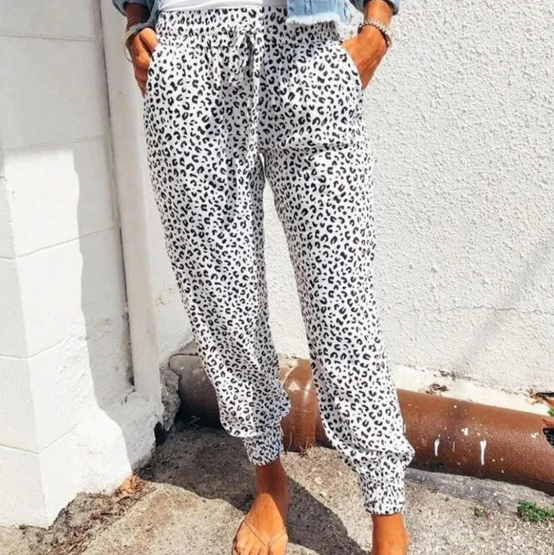 Mune | Loose Fit Pants with Leopard Print