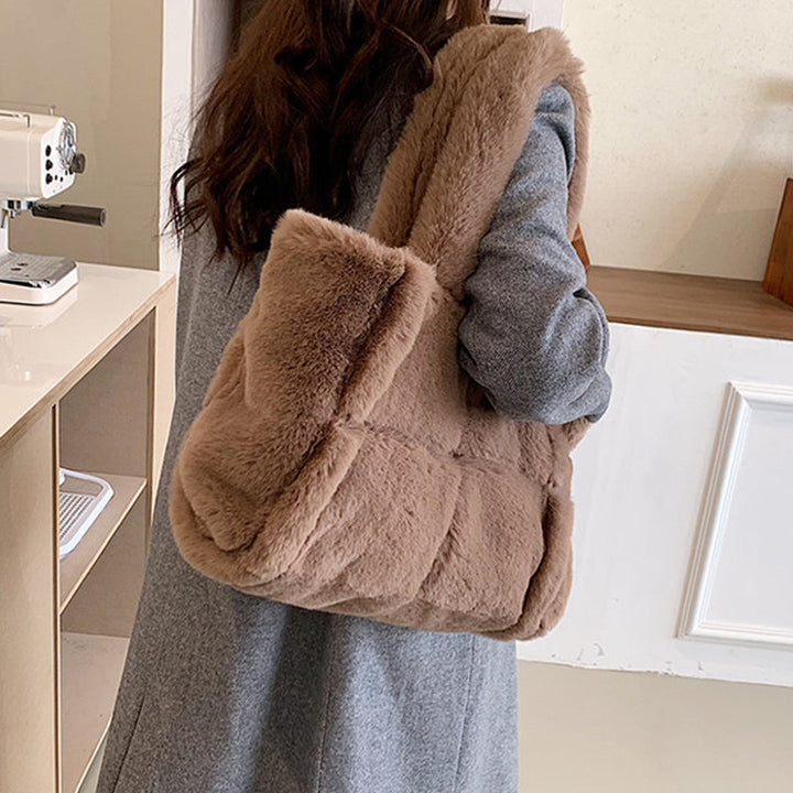 Mune | Dante Pipe Plush Handbag A Comfortable & Wintry Women's Handbag
