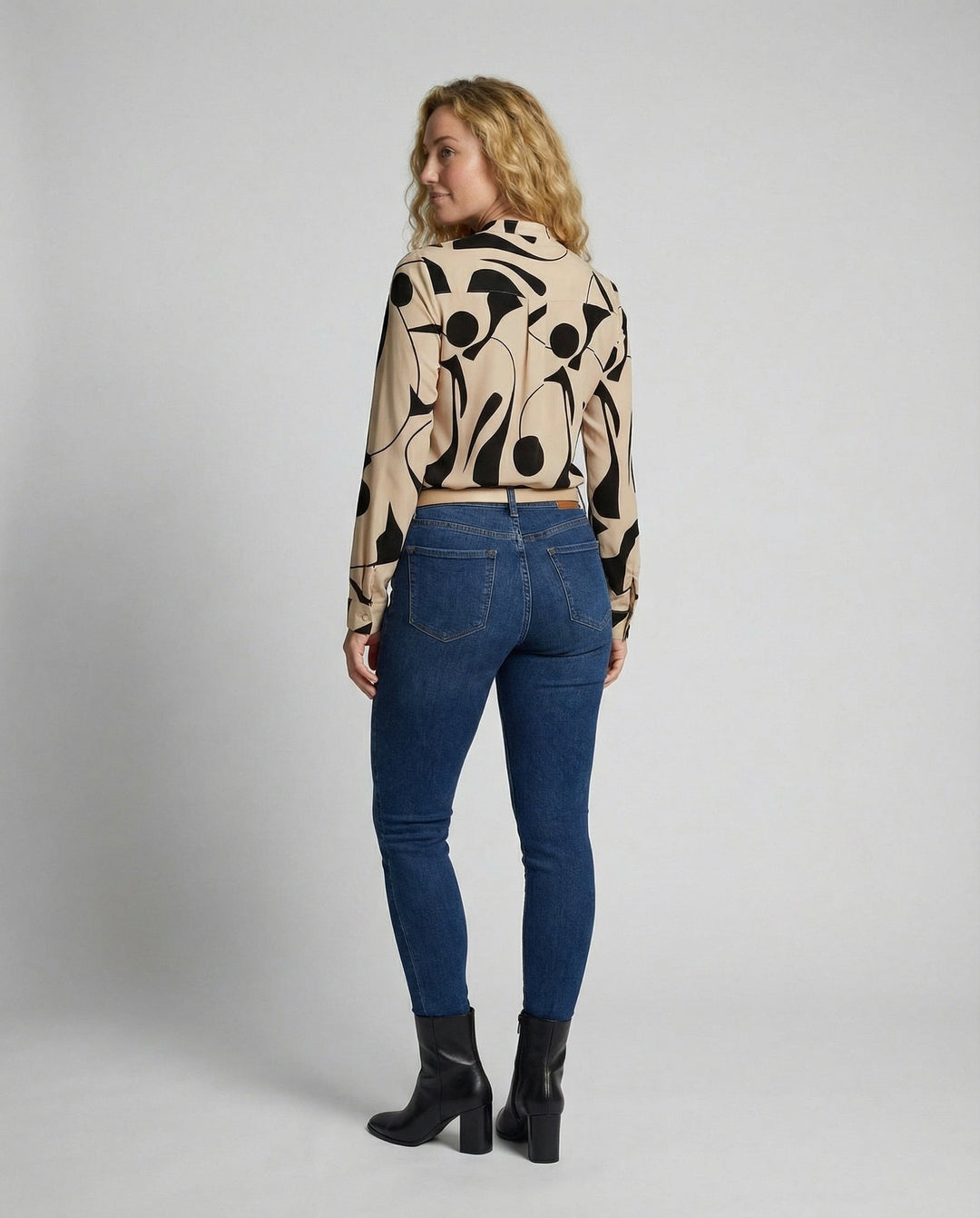 Elegant women's blouse comfort