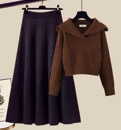 Mune | Two-Piece Set Consisting Of Knit Sweater and Half Skirt