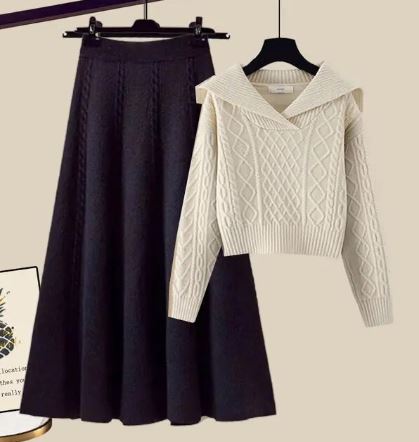 Mune | Two-Piece Set Consisting Of Knit Sweater and Half Skirt