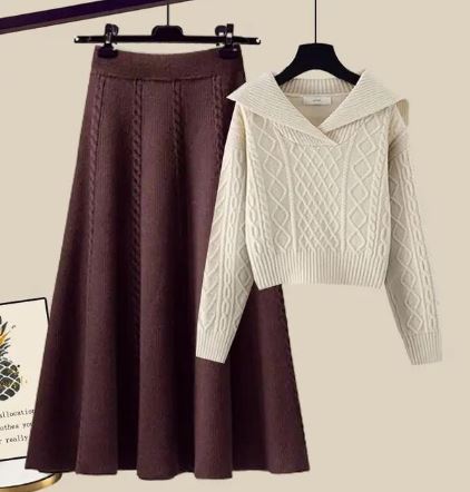 Mune | Two-Piece Set Consisting Of Knit Sweater and Half Skirt