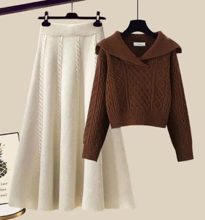 Mune | Two-Piece Set Consisting Of Knit Sweater and Half Skirt