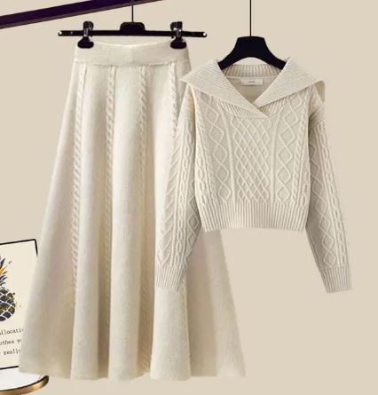 Mune | Two-Piece Set Consisting Of Knit Sweater and Half Skirt