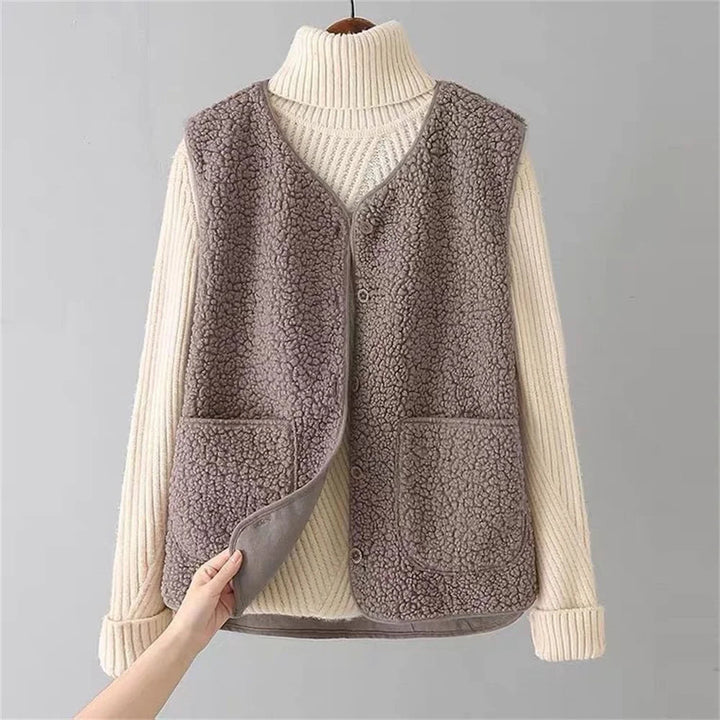 Mune | Women’s Wool Gilet with Button Closure and Pockets