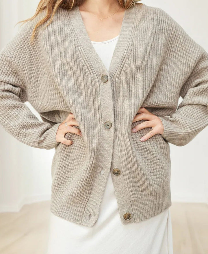 Mune | Women's Elegant Knitted Cardigan with V-Neck and Buttons